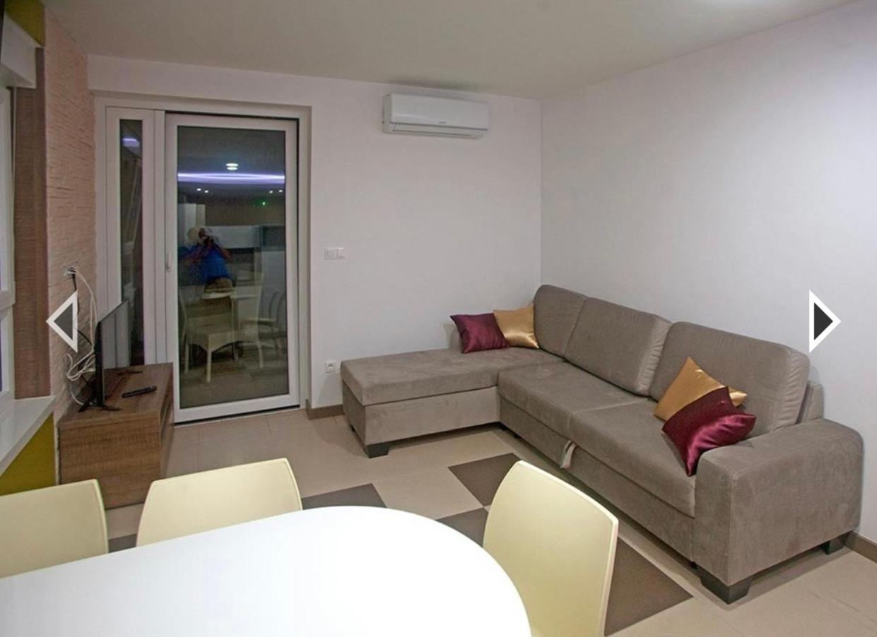 Daska Apartmani Njivice Exterior photo