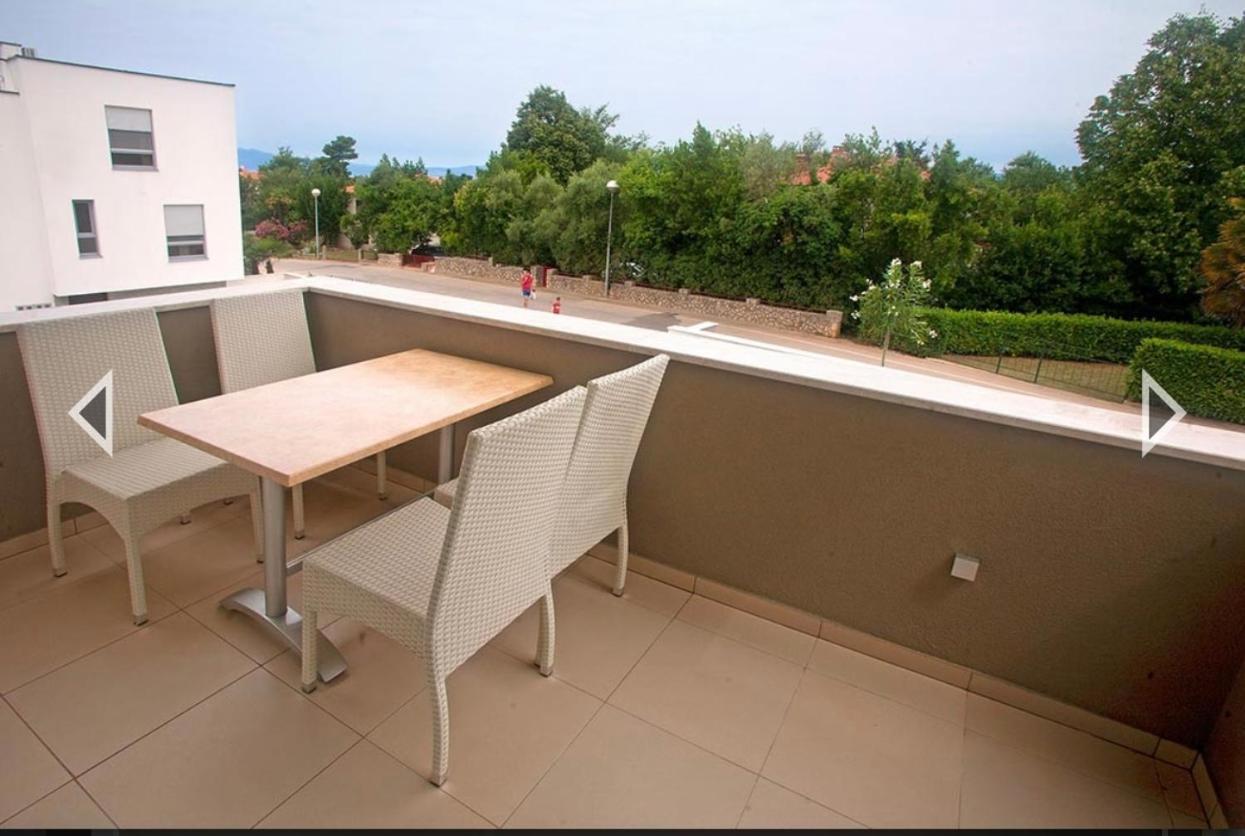 Daska Apartmani Njivice Exterior photo